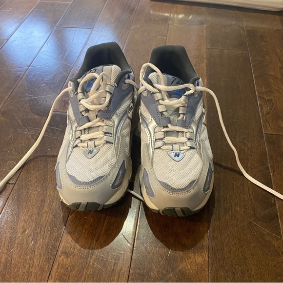 New balance 725V1 size8 - Picture 2 of 7
